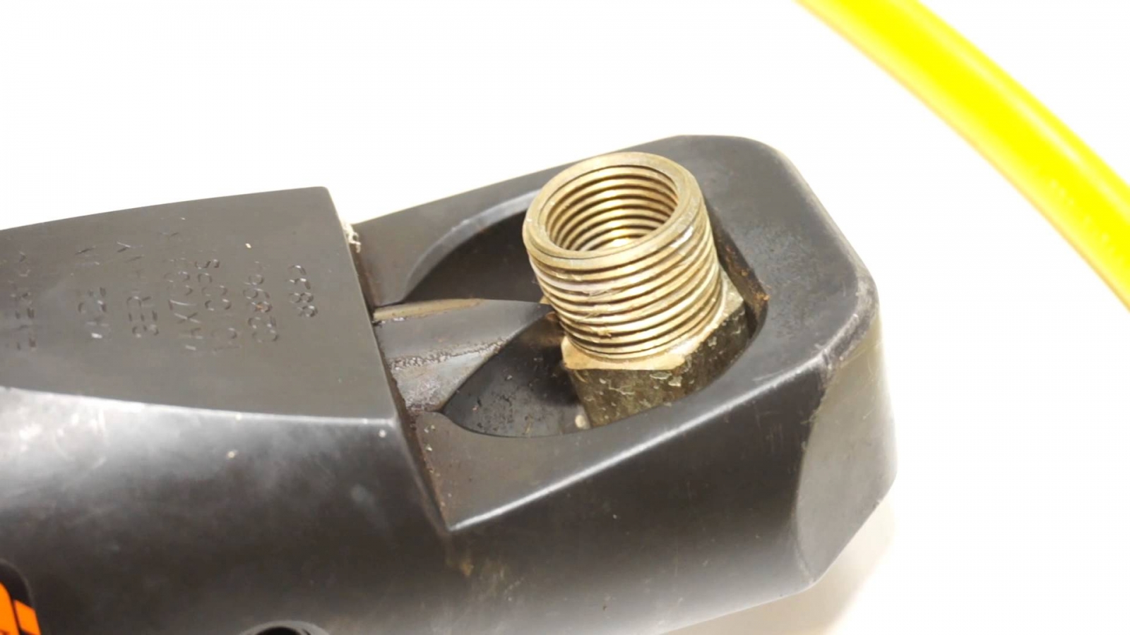 đầu cắt đai ốc