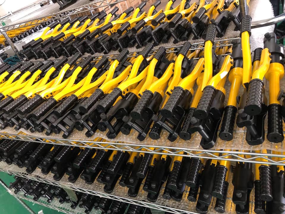 Kim ep cos thuy luc bang tay