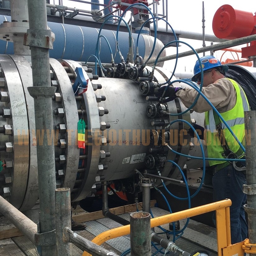 Hydraulic Bolt Tensioning