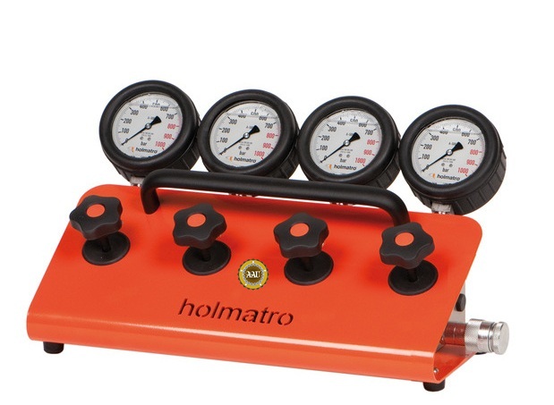 Valve 4 cổng + 4 đồng hồ &aacute;p 720 bar