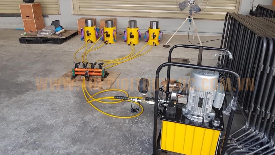 04 kích phối với 01 bơm