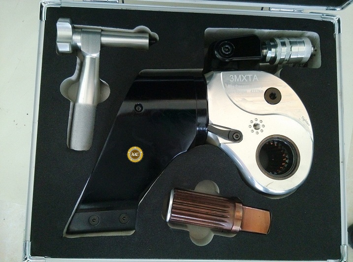 B&Agrave;N GIAO CỜ L&Ecirc; THUỶ LỰC DUPLEX CHO KH&Aacute;CH H&Agrave;NG